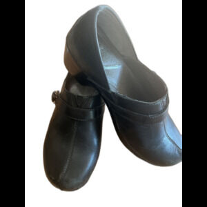 Dansko Black Professional Work Clogs Button Buckle Comfort Womens 38/7.5 Nurse